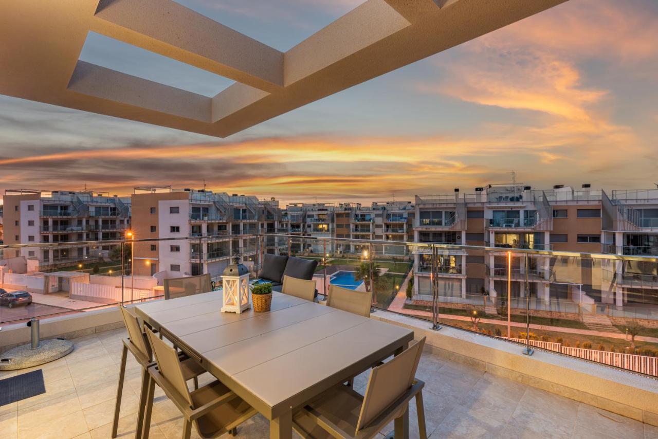 דירות Dehesa de Campoamor  La Zenia Cocoon - Luxury Penthouse With Jacuzzi, 2 Pools, Indoor Heated Pool, Sauna, Gym, Playstation מראה חיצוני תמונה